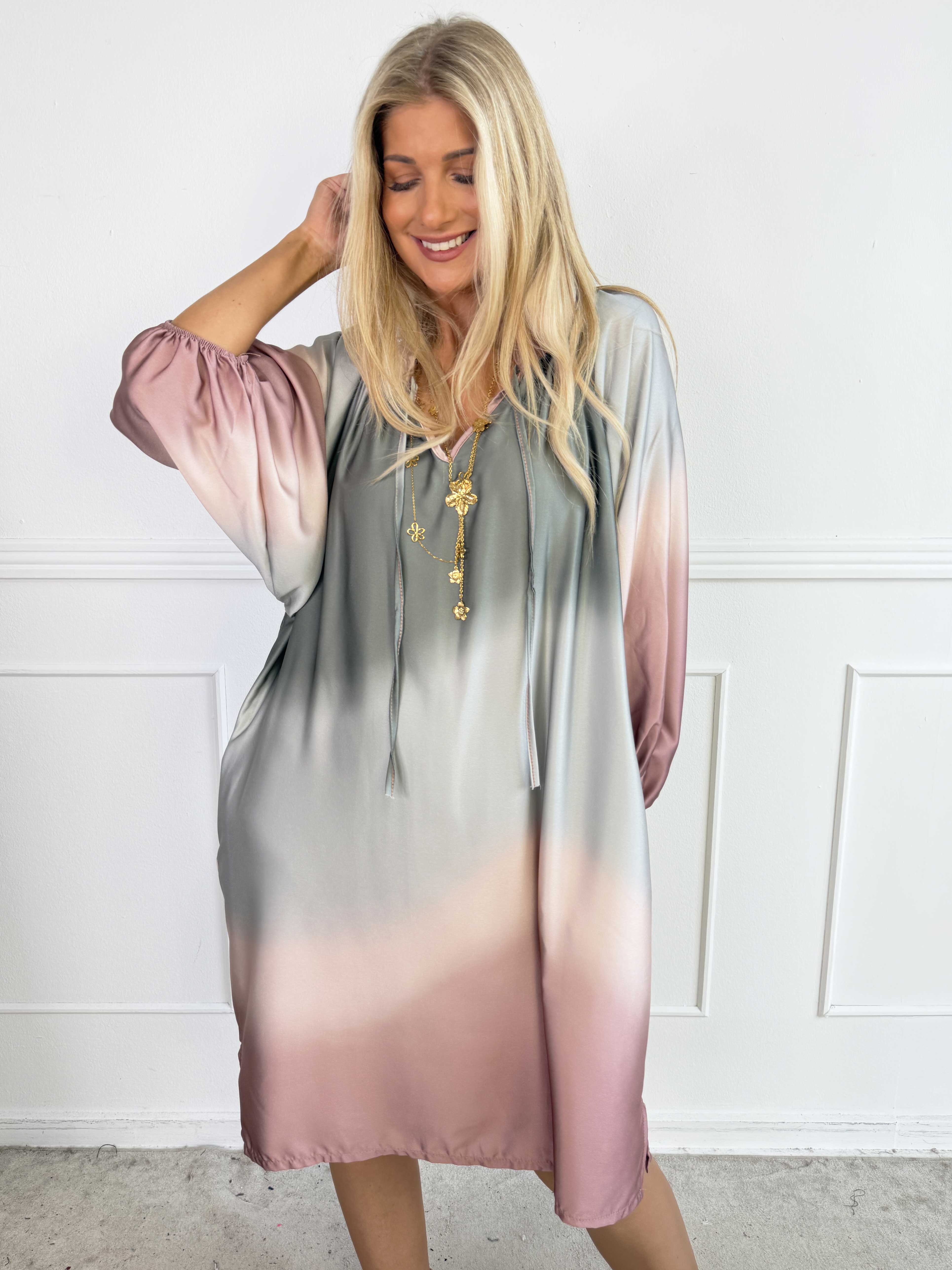 Amidala Batik - Elegant tunikakjole i batikmønster med lommer